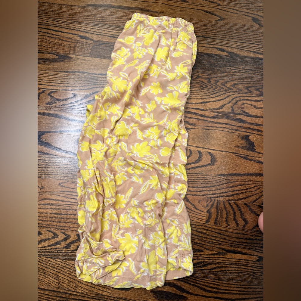 Yellow Floral Print Capri Pants